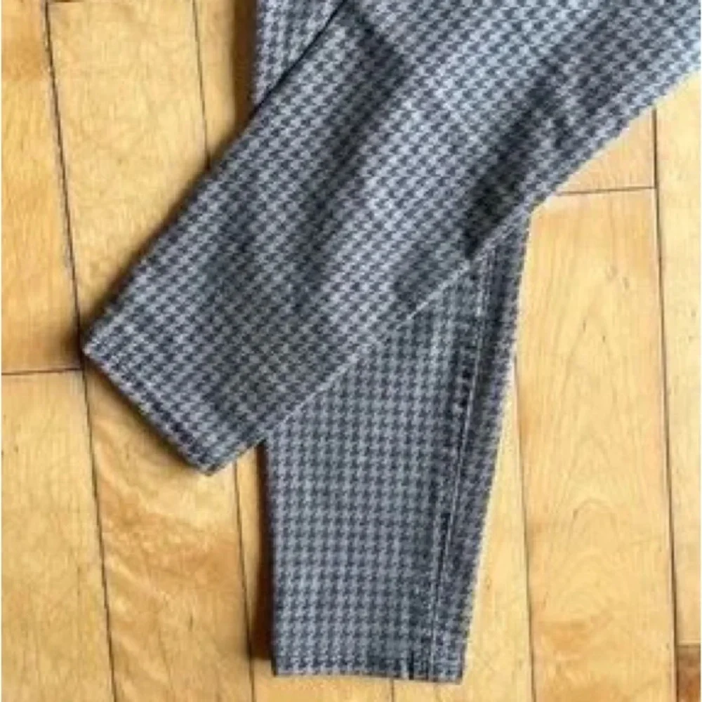 Slim Fit Houndstooth Chinos in Gray